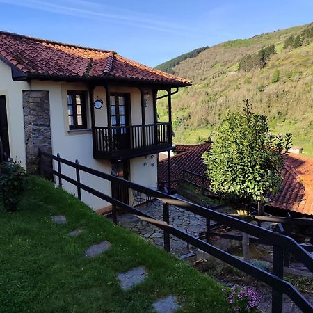 Вилла La Casina De Santulaya Кангас-дель-Нарсеа Экстерьер фото