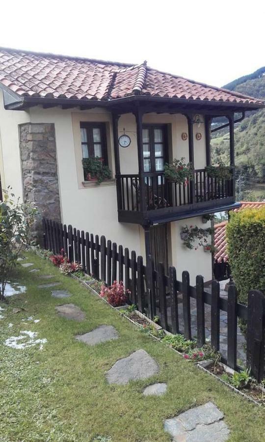 Вилла La Casina De Santulaya Кангас-дель-Нарсеа Экстерьер фото